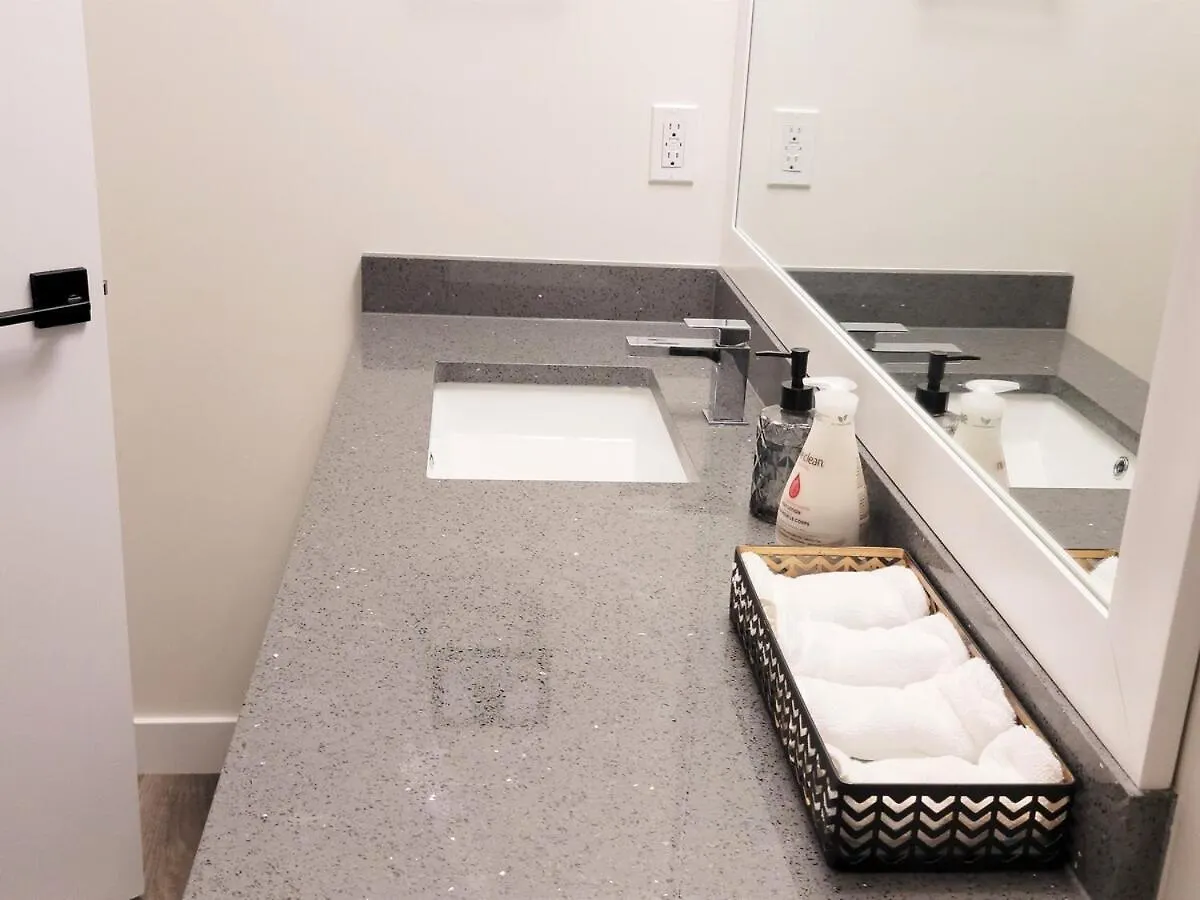 Lovely Modern 2 Bedroom Basement Suite Edmonton Appartement